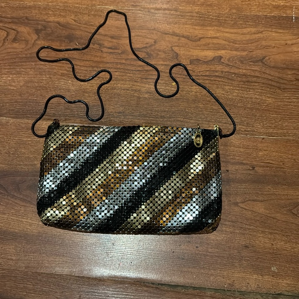 Great for New Year’s party 🎉 sequin crossbody